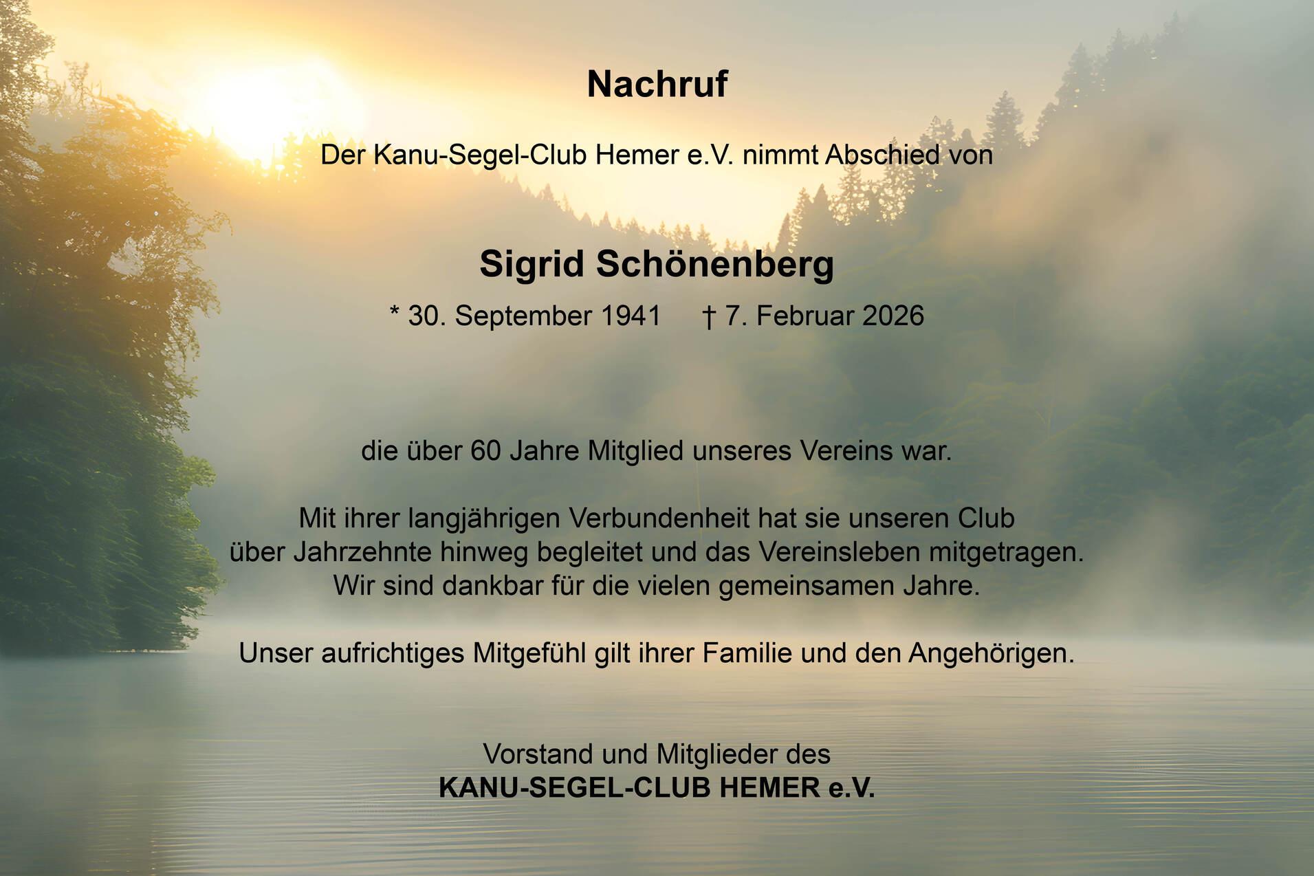 Nachruf auf Sigrid Sch&ouml;nenberg, unterlegt mit einer nebligen Waldlandschaft am Wasser, Betroffene des Vereins Kanu-Segel-Club Hemer e.V.