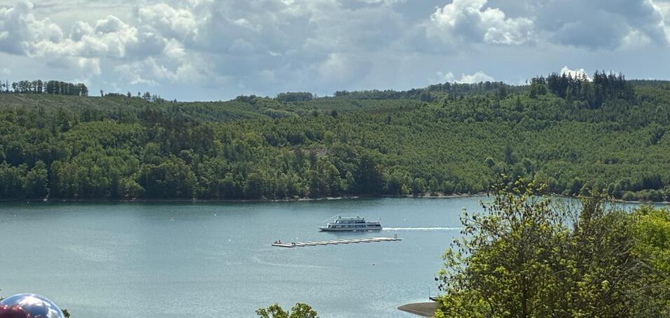 Neuer Steg vor der Sorpesee